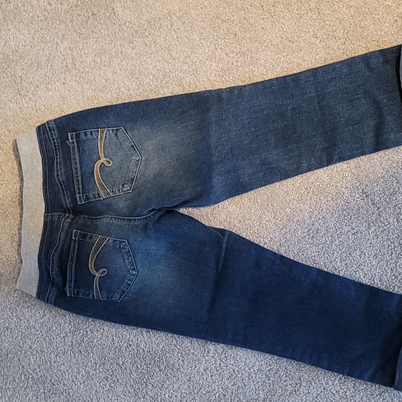 Jeans - Picture 2 of 3